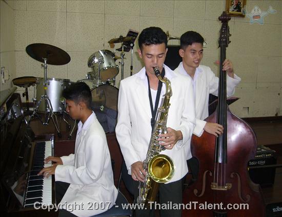 Thailand Talent - MC, Pretty, Singers, Dancers, Promotion Girls, Modeling, Recruitment Agency For The Entertainment Industry Bangkok - http://www.thailandtalent.com?amamshow